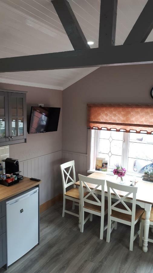 Suzies Self Catering Belmont Apartment Belmont  ภายนอก รูปภาพ