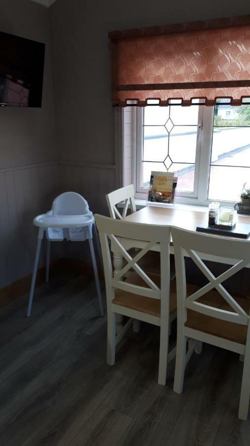 Suzies Self Catering Belmont Apartment Belmont  ภายนอก รูปภาพ